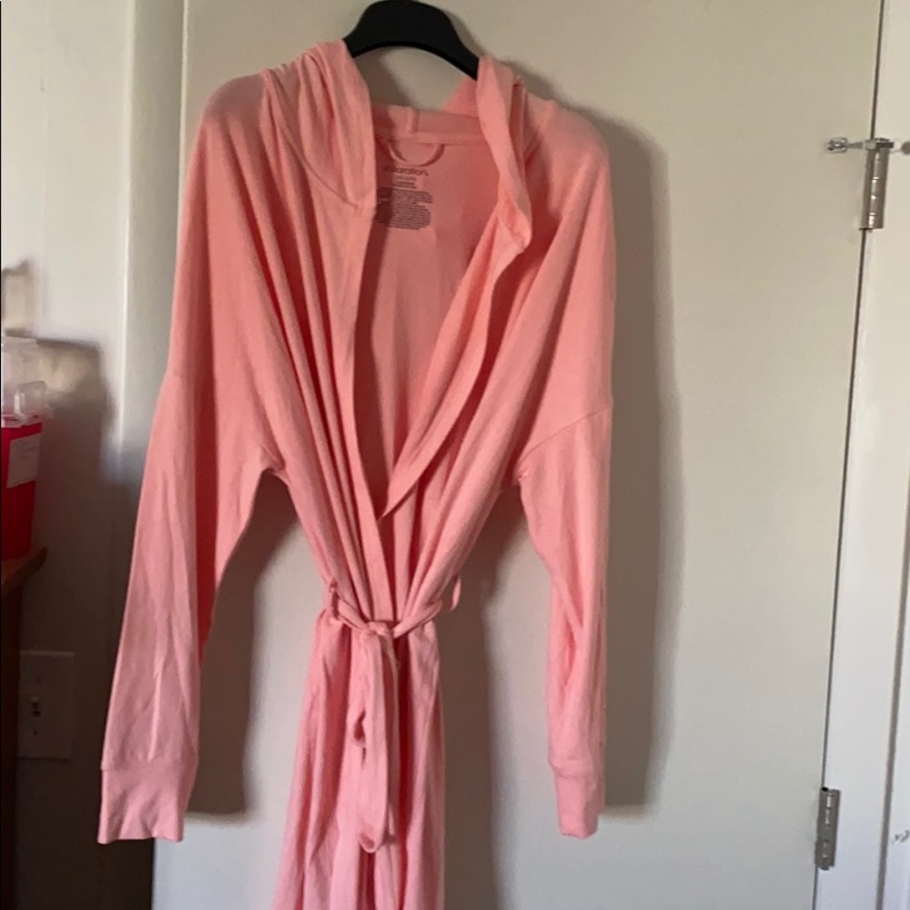 Long sleeve, hooded robe
